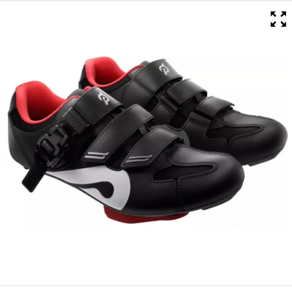 EUC Peloton Men’s Size 43 Shoes, equivalent to a 10 Mens shoe. Delta clips.